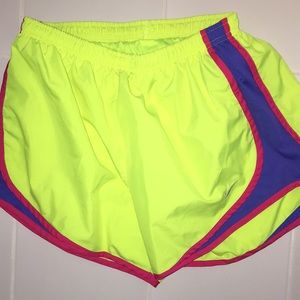 Nike tempo 3” short